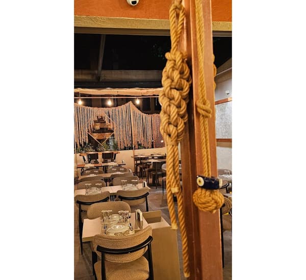 Patron Şapkalı Meyhane - 13. Fotoğraf